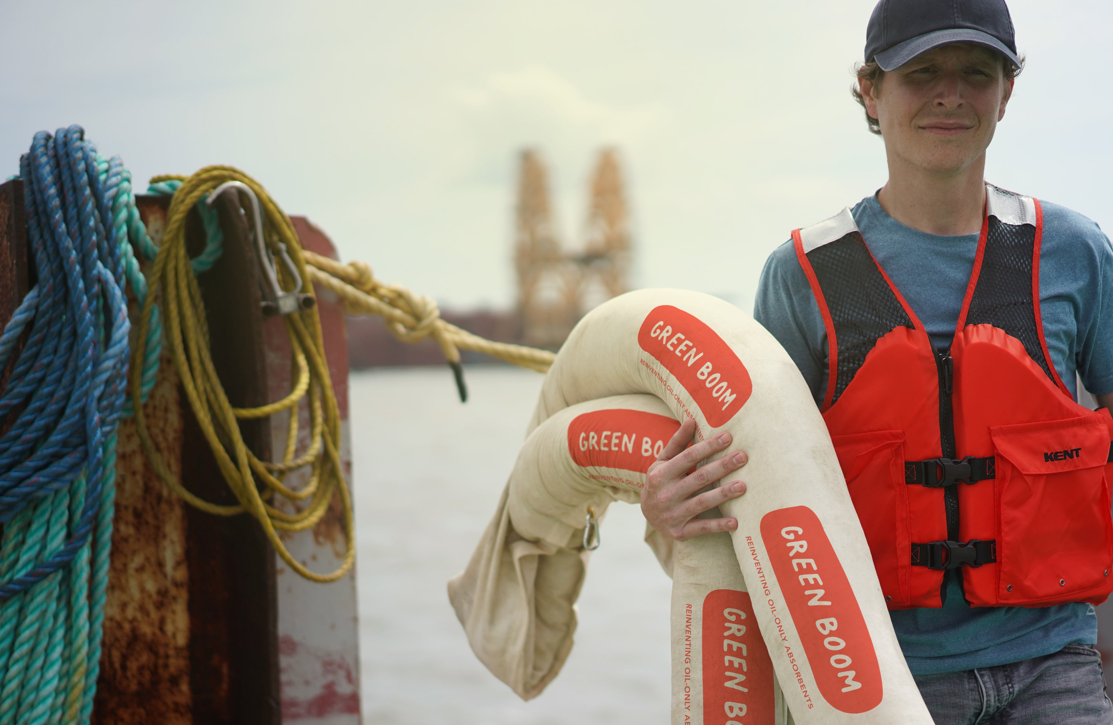 Green Boom Oil-Only Large Absorbent Booms (Pack of 4) - Dalton Safety 